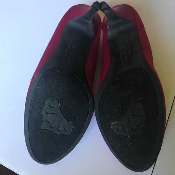 Fergalicious Pink Satin Heels - Picture 6 of 6